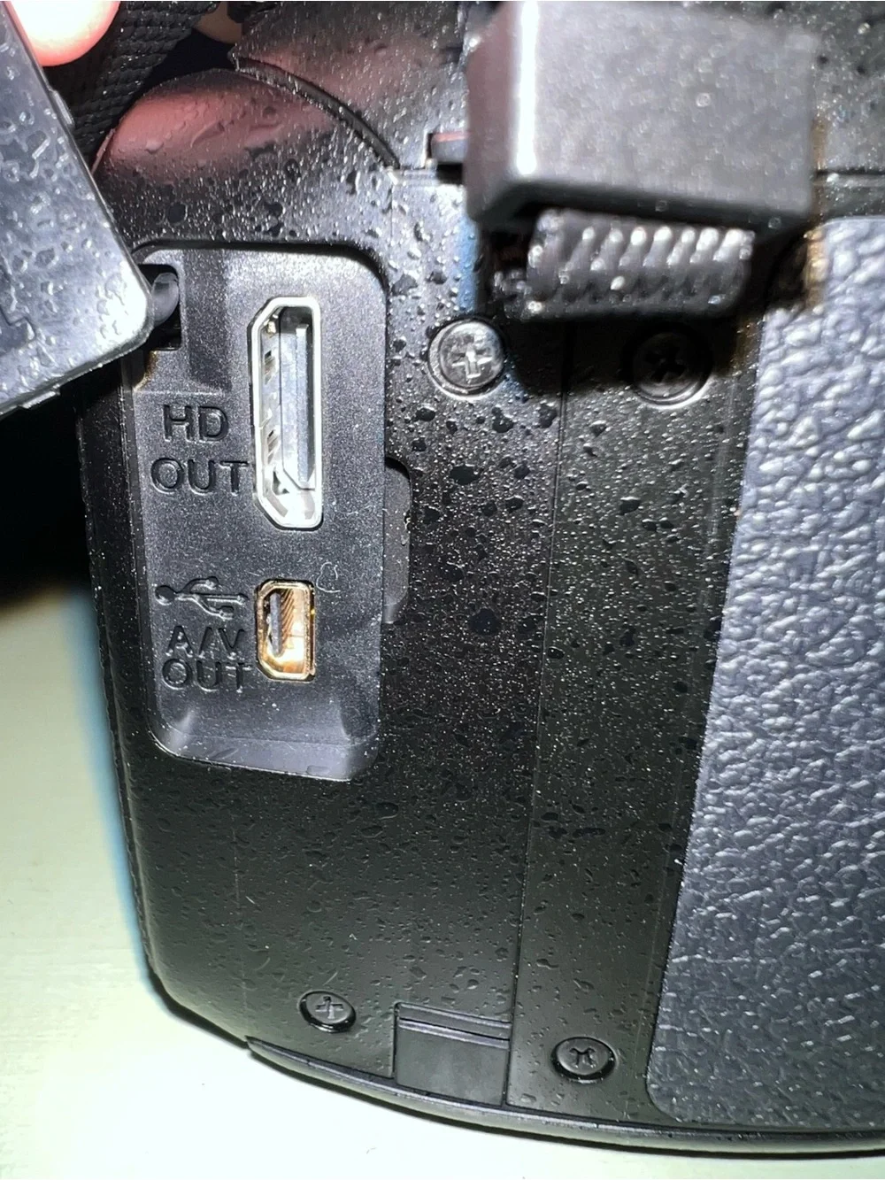 Fujifilm FinePix S2500HD 12MP with 18x Optical Dual Image Stabilized Zoom